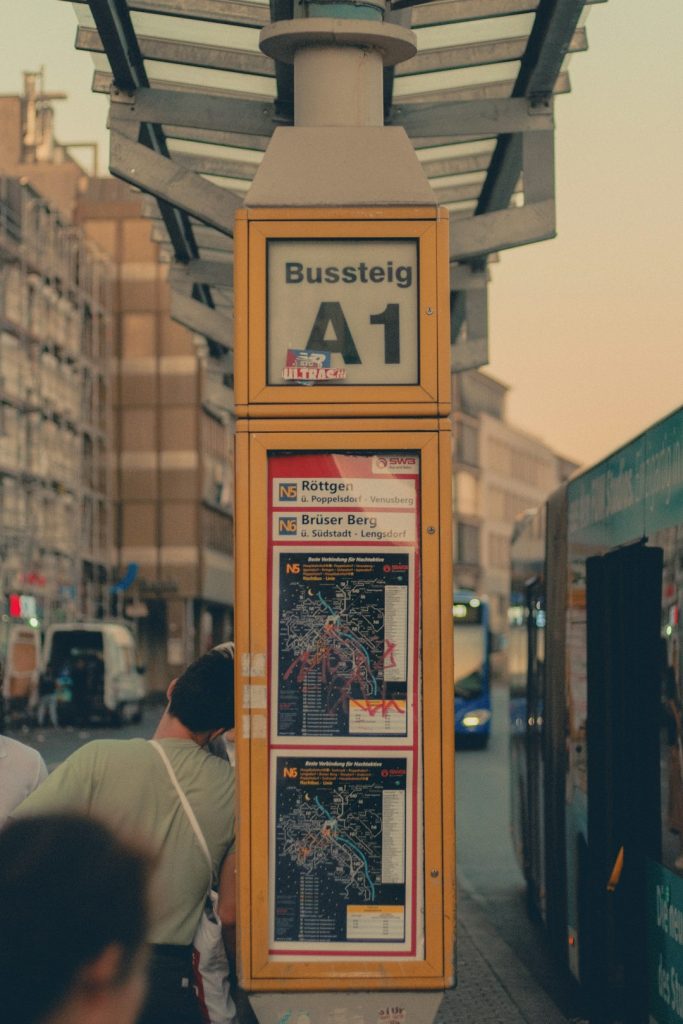 AI vs. Traditional Marketing - AI vs. Traditional Marketing: 7 Key Differences Yo